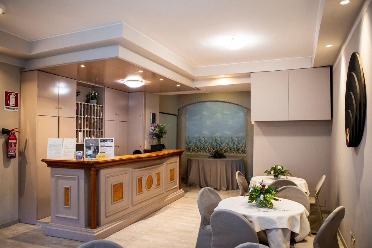 Hotel Astor П'яченца Екстер'єр фото